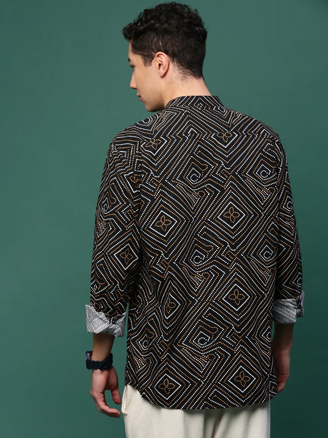 Men Black Geometric Slim Fit Casual Shirt