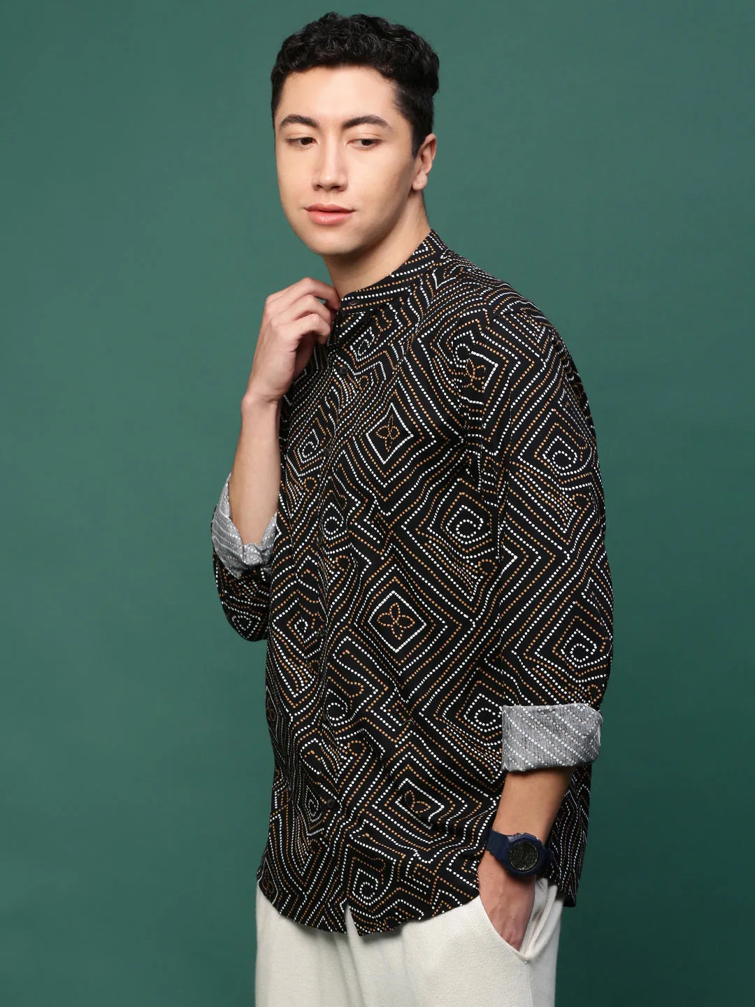 Men Black Geometric Slim Fit Casual Shirt